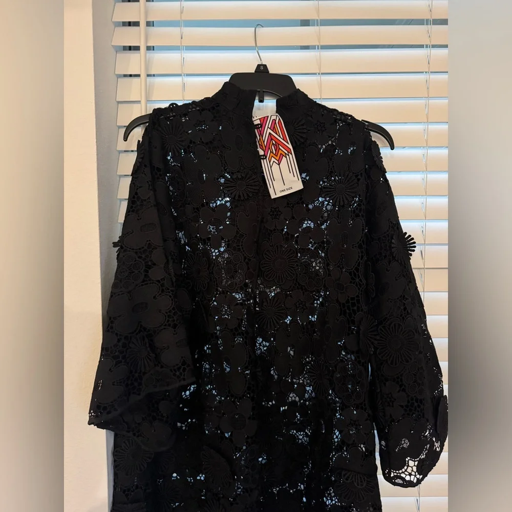 La Vie Style House 3D Signature Caftan - Picture 2 of 5